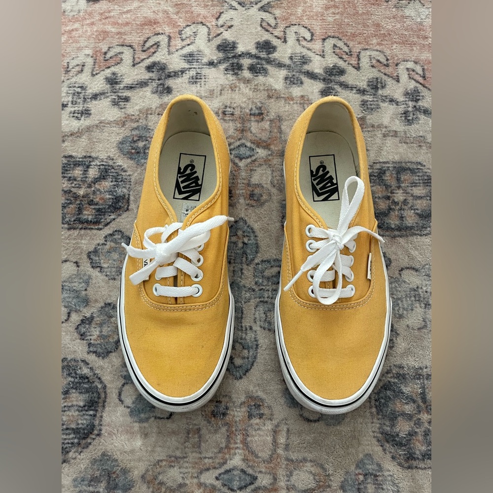 Vans Off The Wall Yellow Low Top Authentic Lifestyle Sneaker Unisex M 7 W 8.5
